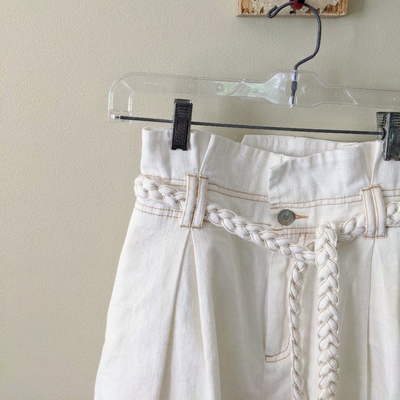 NWOT ASOS DESIGN Petite paperbag short in off white with braid belt - Picture 4 of 13